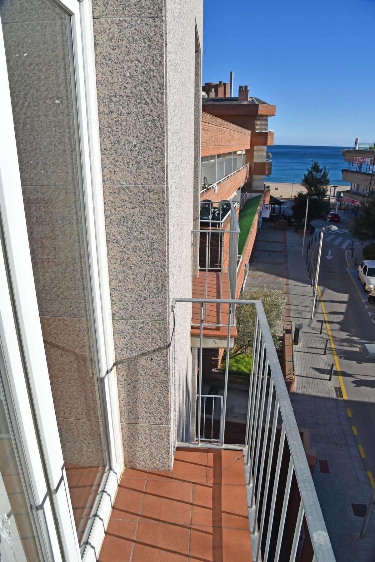 Apartamentos AR Enjoy Dosjoimi Lloret de Mar Exterior foto