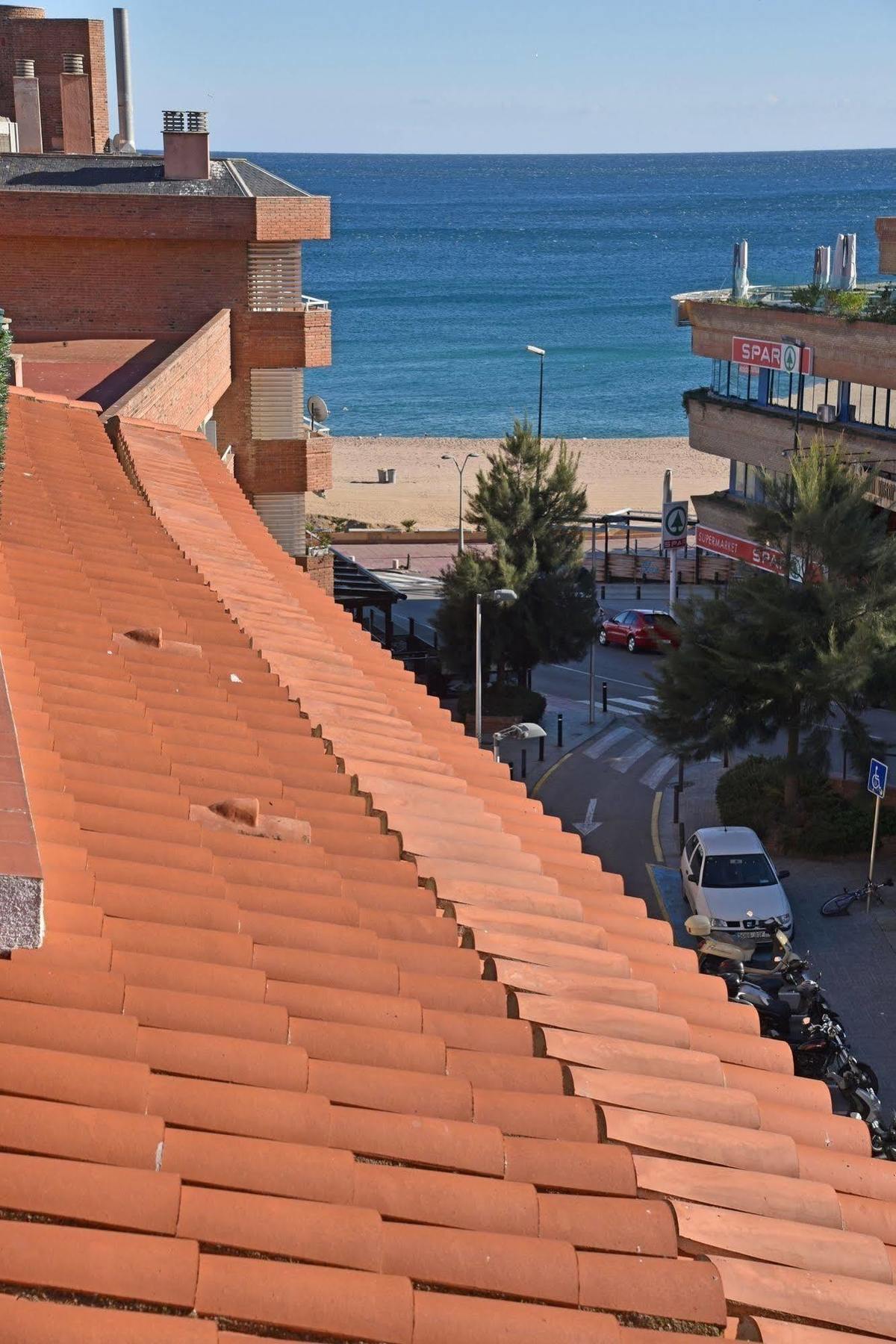 Apartamentos AR Enjoy Dosjoimi Lloret de Mar Exterior foto